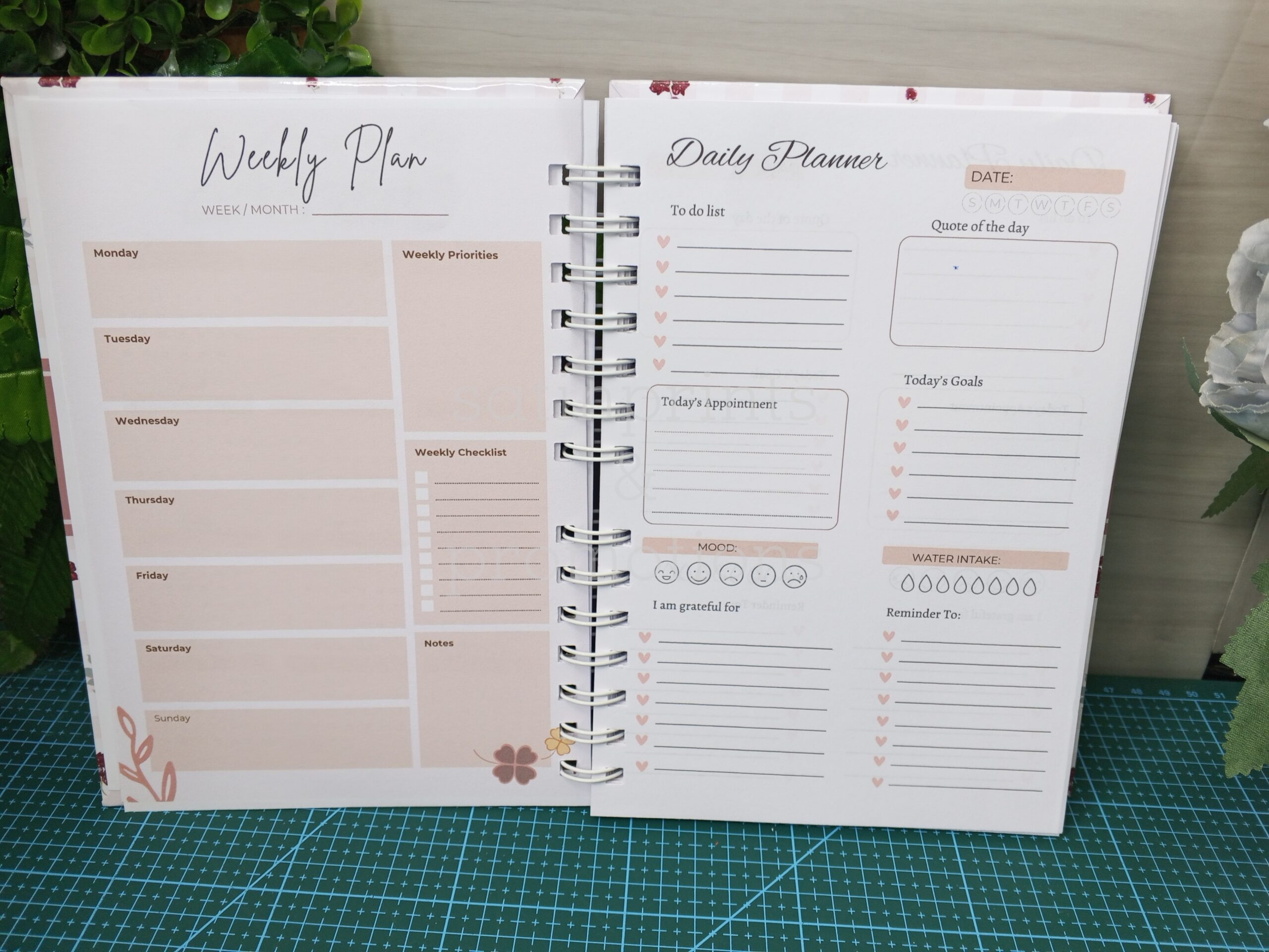 12-Month Girly Planner - Image 2